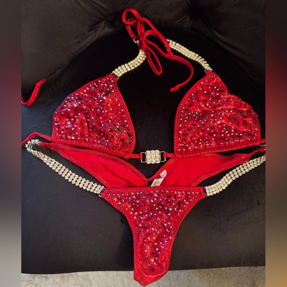 Kristal Bikinis Competition Suit. Used once! Like New! Heart Shape Bottoms